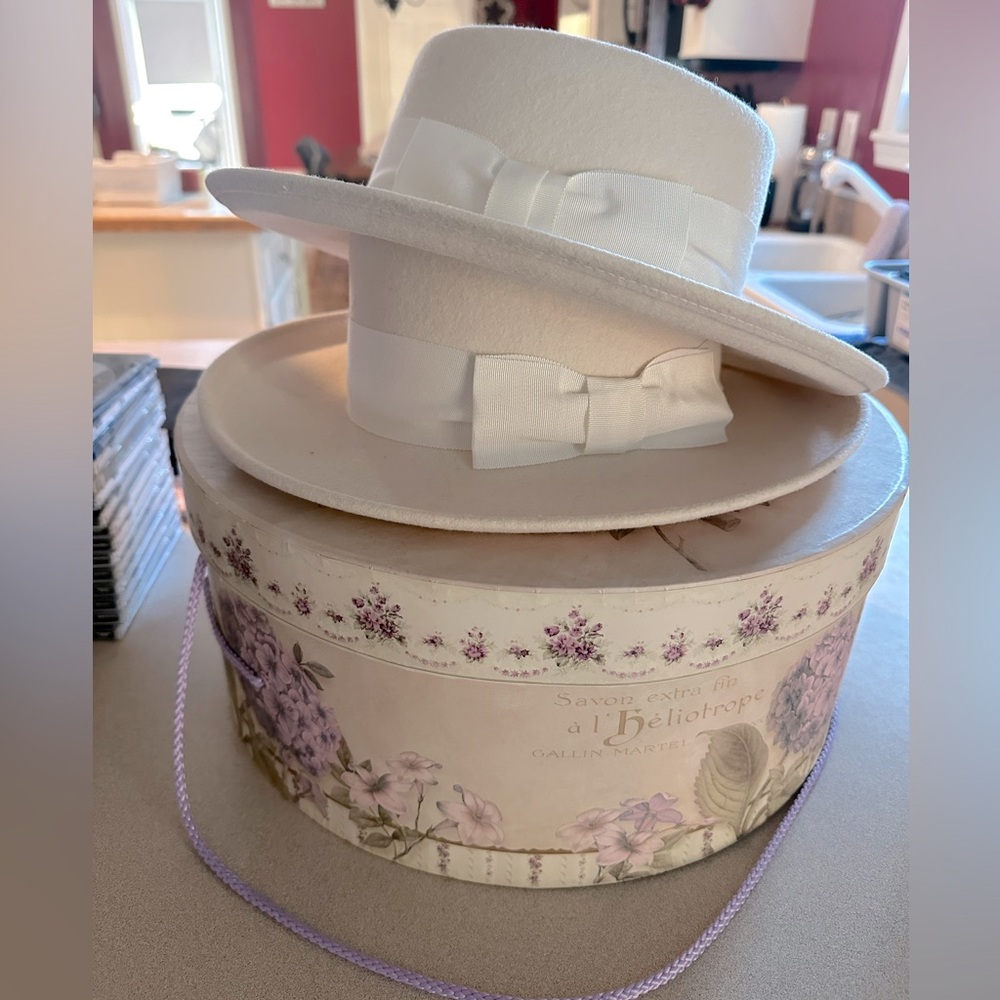 White Betmar New York Hats (2)